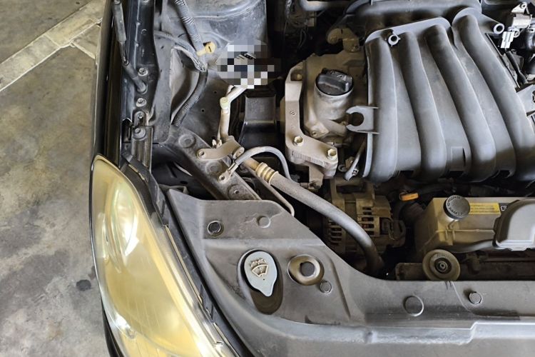 Used Nissan Sylphy 2012 Classic 1.6XE Automatic Comfort Edition Engine Bay Right