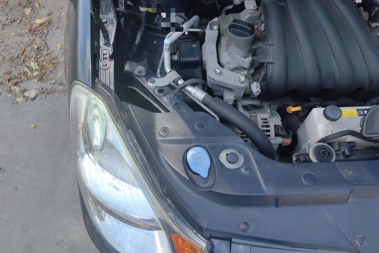 Used Nissan Sylphy 2012 1.6XE Manual Comfort Edition Engine Bay Right