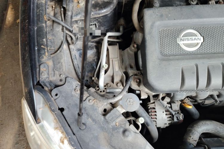 Used Nissan Sylphy 2012 1.6XE Manual Comfort Edition Engine Bay Right