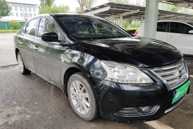 Used Nissan Sylphy 2012 1.6 XL Manual Luxury Edition Front Right 45 Deg