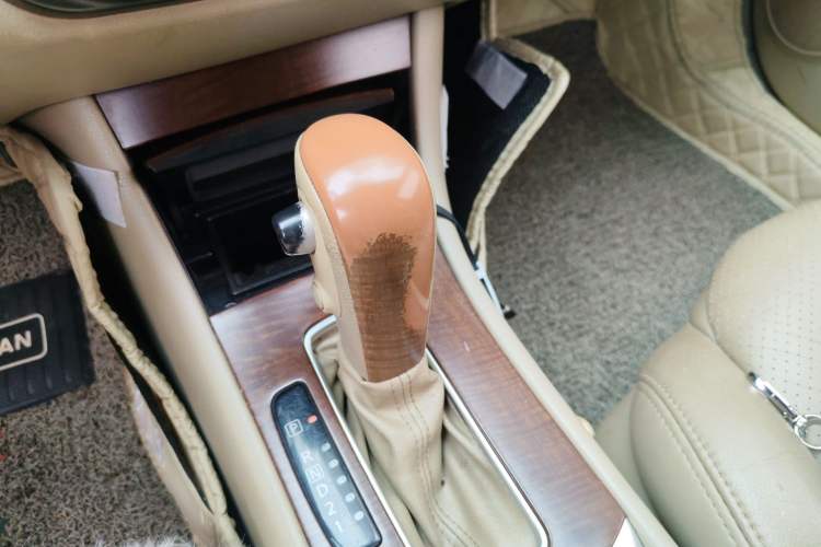 Used Nissan Sylphy 2012 Classic 1.6 XL Automatic Luxury Edition Gear Lever
