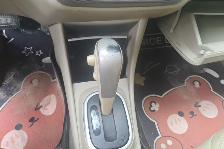 Used Nissan Sylphy 2012 Classic 1.6XE Automatic Comfort Edition Gear Lever