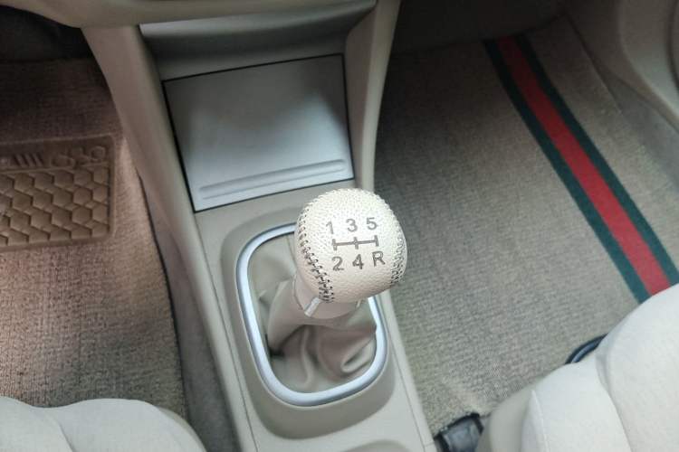 Used Nissan Sylphy 2012 Classic 1.6XE Manual Comfort Edition Gear Lever