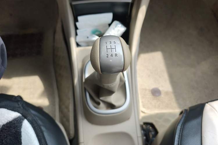 Used Nissan Sylphy 2012 Classic 1.6XE Manual Comfort Edition Gear Lever