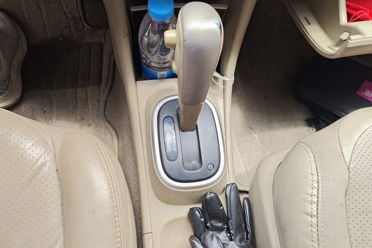 Used Nissan Sylphy 2012 Classic 1.6 XL Automatic Luxury Edition Gear Lever