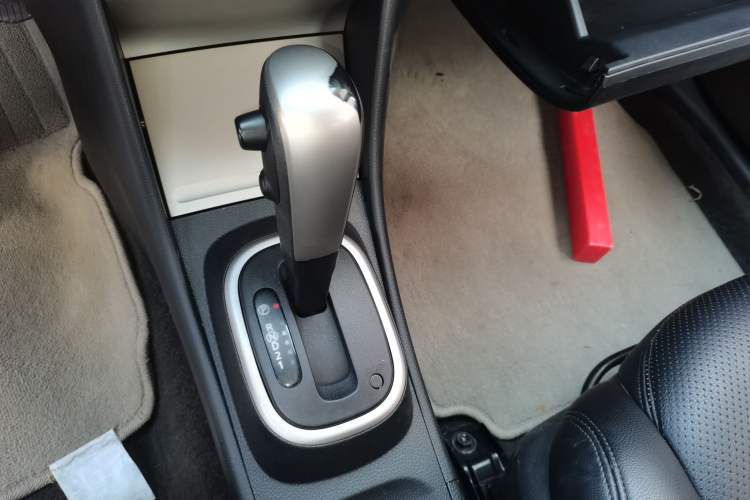 Used Nissan Sylphy 2012 Classic 1.6XE Automatic Comfort Edition Gear Lever