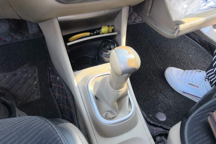 Used Nissan Sylphy 2012 Classic 1.6XE Manual Comfort Edition Gear Lever