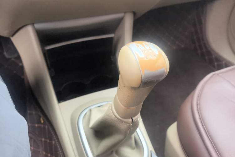 Used Nissan Sylphy 2012 Classic 1.6XE Manual Comfort Edition Gear Lever