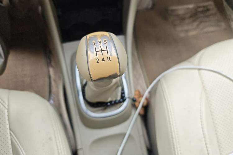 Used Nissan Sylphy 2012 Classic 1.6XE Manual Comfort Edition Gear Lever
