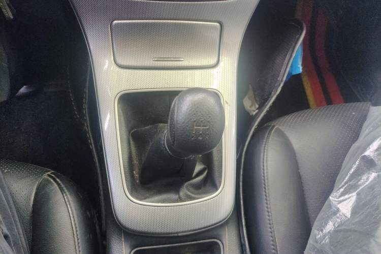 Used Nissan Sylphy 2012 1.6 XL Manual Luxury Edition Gear Lever