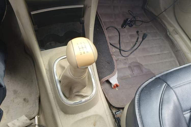 Used Nissan Sylphy 2012 Classic 1.6XE Manual Comfort Edition Gear Lever