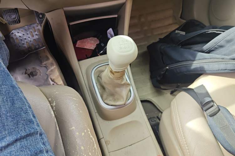 Used Nissan Sylphy 2012 Classic 1.6XE Manual Comfort Edition Gear Lever