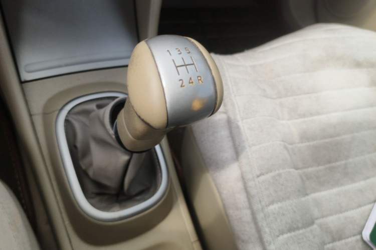 Used Nissan Sylphy 2012 Classic 1.6XE Manual Comfort Edition Gear Lever
