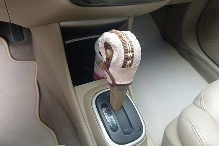 Used Nissan Sylphy 2012 Classic 1.6XE Automatic Comfort Edition Gear Lever