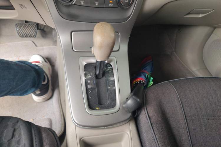 Used Nissan Sylphy 2012 1.6XE CVT Comfort Edition Gear Lever