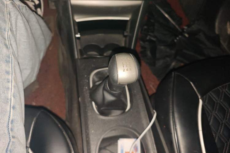 Used Nissan Sylphy 2012 Classic 1.6XE Manual Comfort Edition Gear Lever