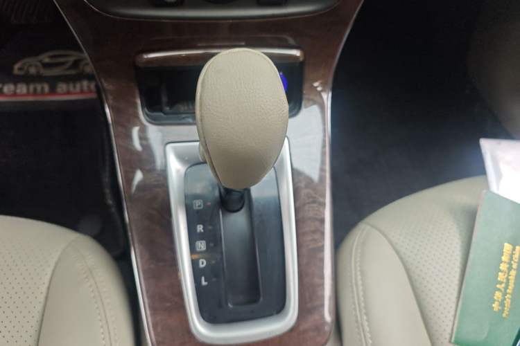 Used Nissan Sylphy 2012 1.6 XL CVT Luxury Edition Gear Lever