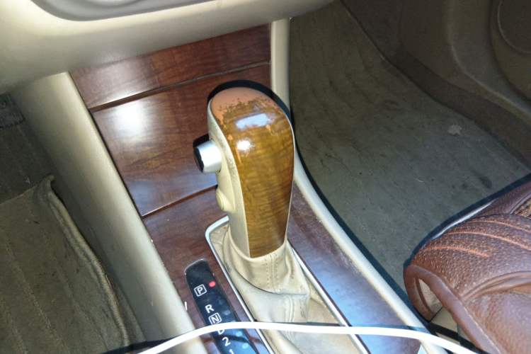 Used Nissan Sylphy 2012 Classic 1.6 XL Automatic Luxury Edition Gear Lever