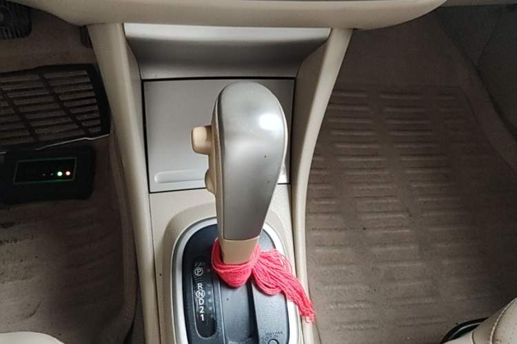 Used Nissan Sylphy 2012 Classic 1.6 XL Automatic Luxury Edition Gear Lever
