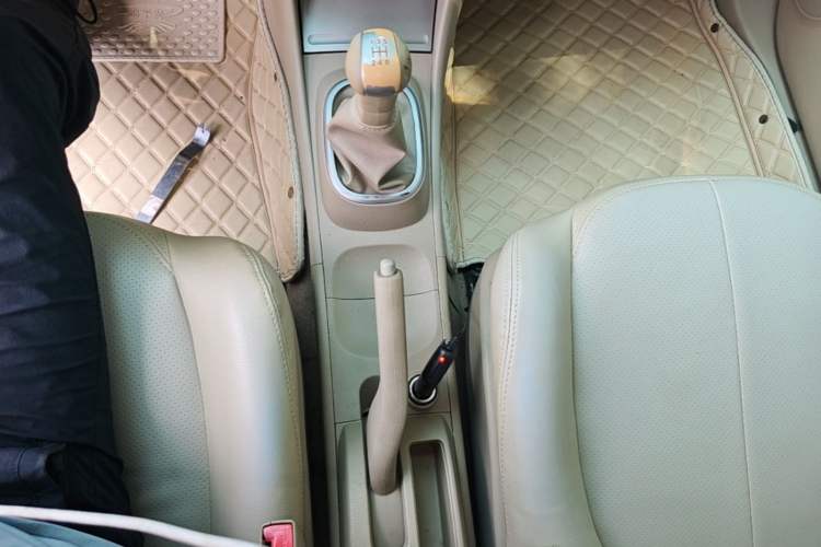 Used Nissan Sylphy 2012 Classic 1.6XE Manual Comfort Edition Gear Lever