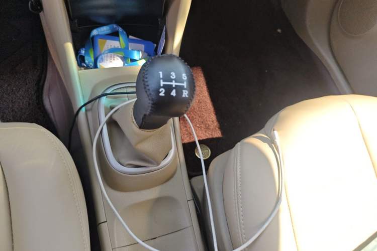 Used Nissan Sylphy 2012 Classic 1.6XE Manual Comfort Edition Gear Lever