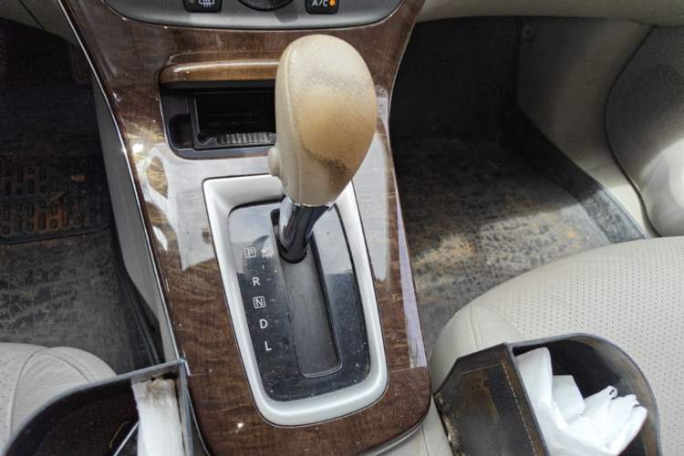 Used Nissan Sylphy 2012 1.6 XL CVT Luxury Edition Gear Lever