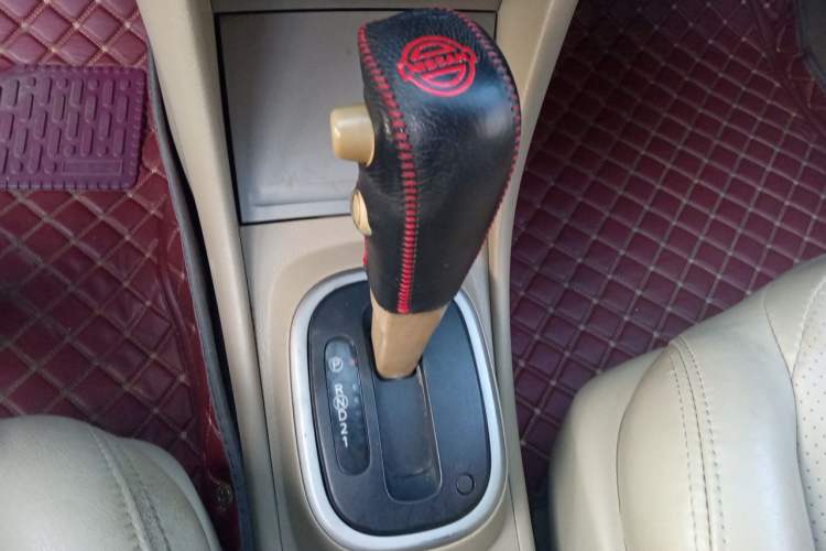 Used Nissan Sylphy 2012 1.6 XL CVT Luxury Edition Gear Lever