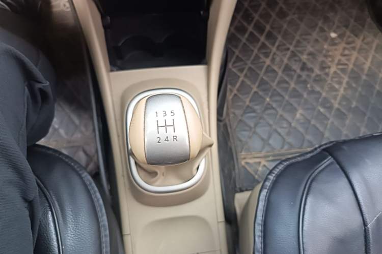 Used Nissan Sylphy 2012 Classic 1.6XE Manual Comfort Edition Gear Lever