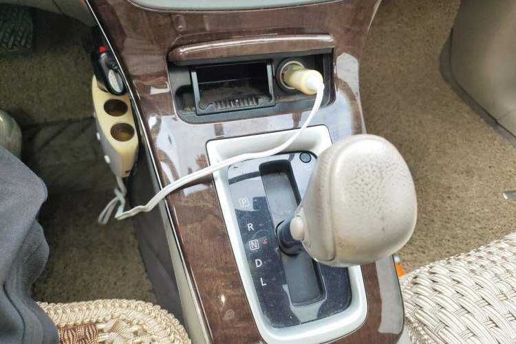 Used Nissan Sylphy 2012 1.8XL CVT Luxury Edition Gear Lever