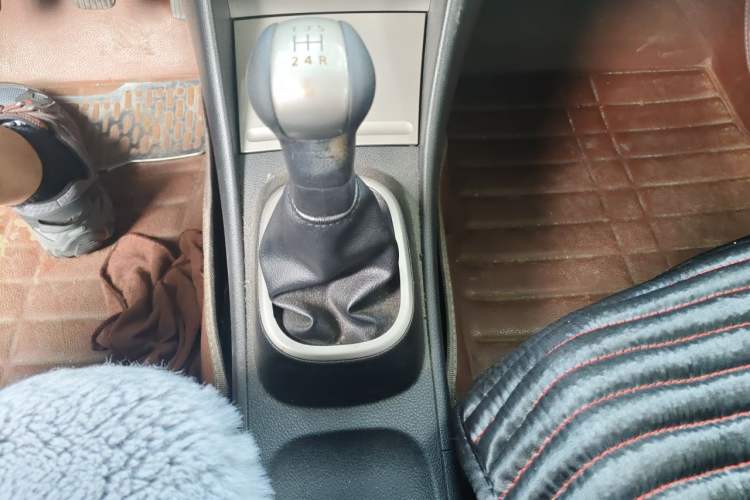 Used Nissan Sylphy 2012 Classic 1.6XE Manual Comfort Edition Gear Lever