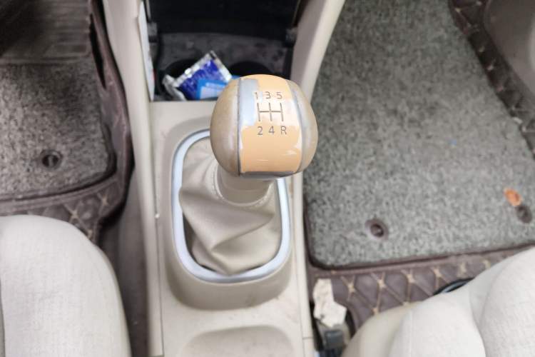 Used Nissan Sylphy 2012 Classic 1.6XE Manual Comfort Edition Gear Lever