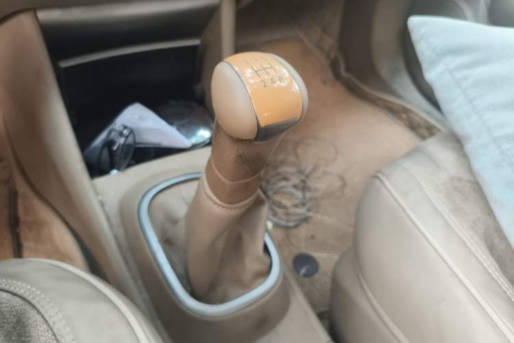 Used Nissan Sylphy 2012 Classic 1.6XL Manual Luxury Edition Gear Lever