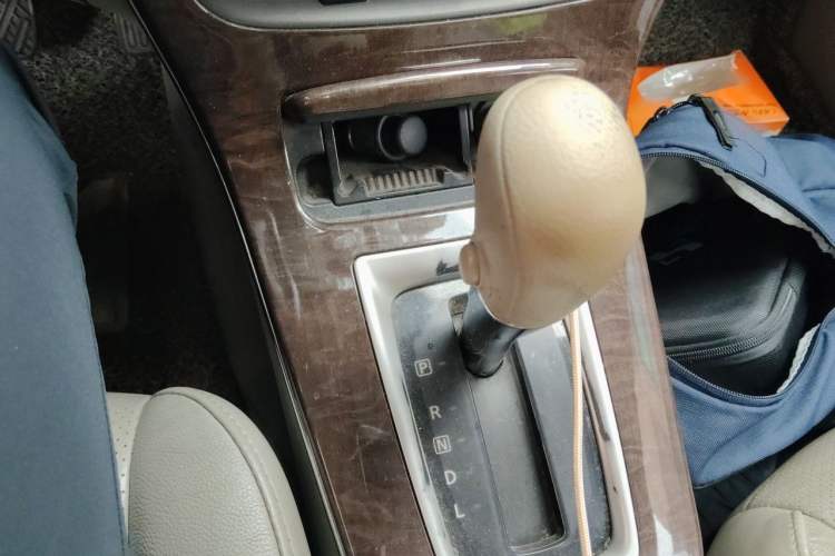Used Nissan Sylphy 2012 1.6 XL CVT Luxury Edition Gear Lever