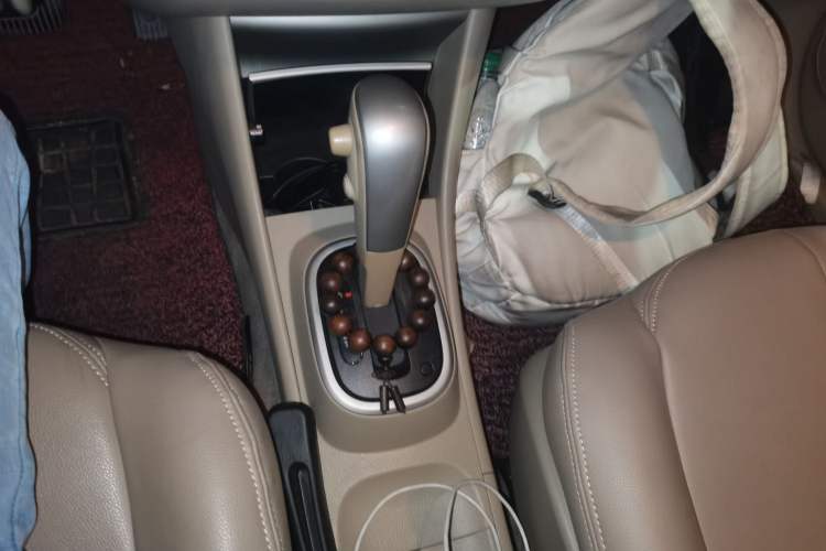 Used Nissan Sylphy 2012 Classic 1.6XE Automatic Comfort Edition Gear Lever