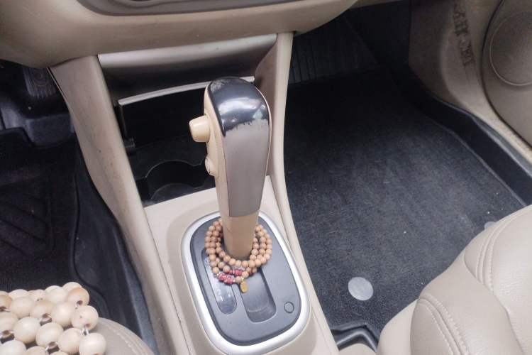Used Nissan Sylphy 2012 Classic 1.6XE Automatic Comfort Edition Gear Lever