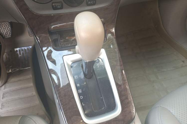 Used Nissan Sylphy 2012 1.6 XL CVT Luxury Edition Gear Lever