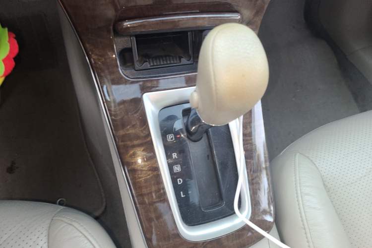 Used Nissan Sylphy 2012 1.6 XL CVT Luxury Edition Gear Lever