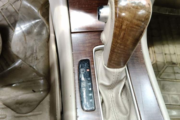 Used Nissan Sylphy 2012 1.6XE CVT Comfort Edition Gear Lever
