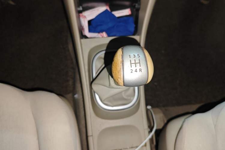 Used Nissan Sylphy 2012 Classic 1.6XE Manual Comfort Edition Gear Lever