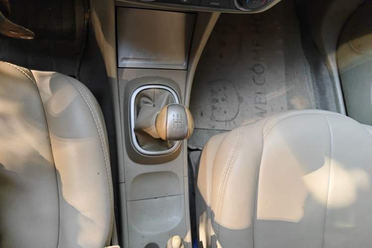 Used Nissan Sylphy 2012 Classic 1.6XE Manual Comfort Edition Gear Lever