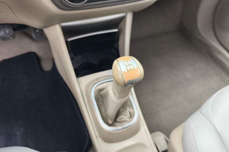 Used Nissan Sylphy 2012 Classic 1.6XE Manual Comfort Edition Gear Lever