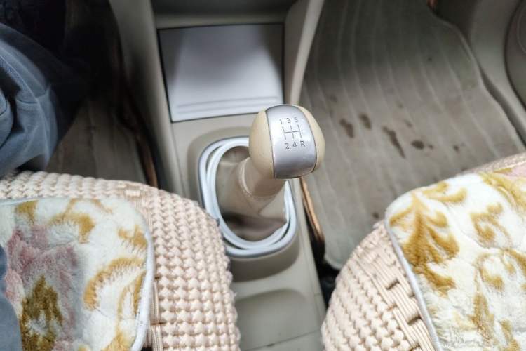 Used Nissan Sylphy 2012 Classic 1.6XE Manual Comfort Edition Gear Lever