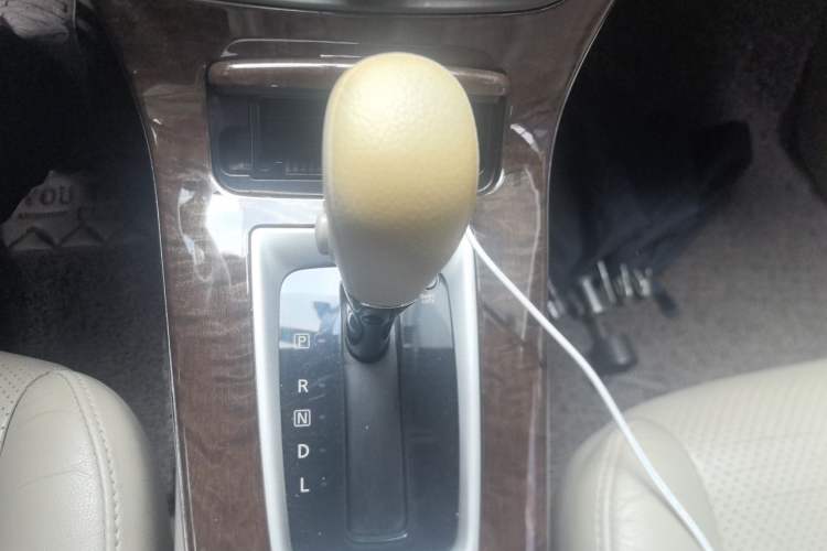 Used Nissan Sylphy 2012 1.6 XL CVT Luxury Edition Gear Lever