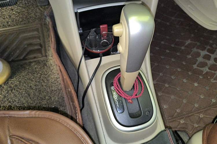 Used Nissan Sylphy 2012 Classic 1.6XE Automatic Comfort Edition Gear Lever