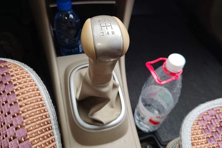 Used Nissan Sylphy 2012 Classic 1.6XE Manual Comfort Edition Gear Lever