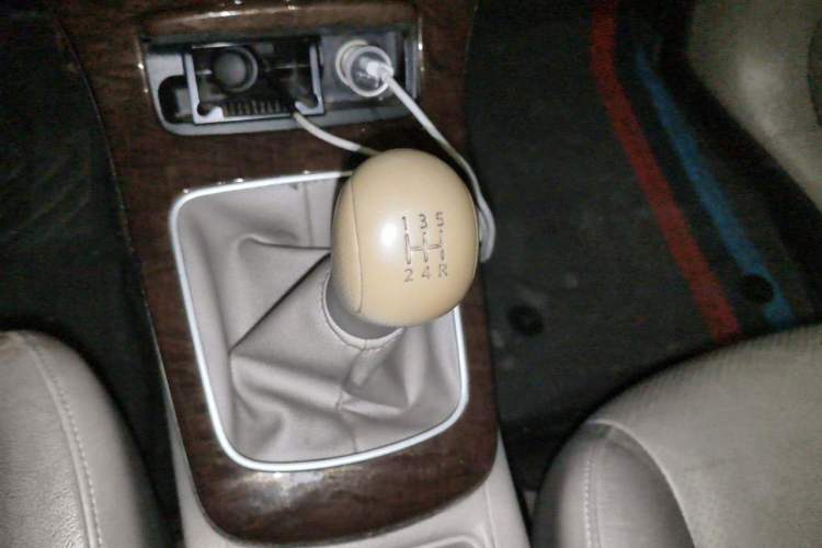 Used Nissan Sylphy 2012 1.6 XL Manual Luxury Edition Gear Lever