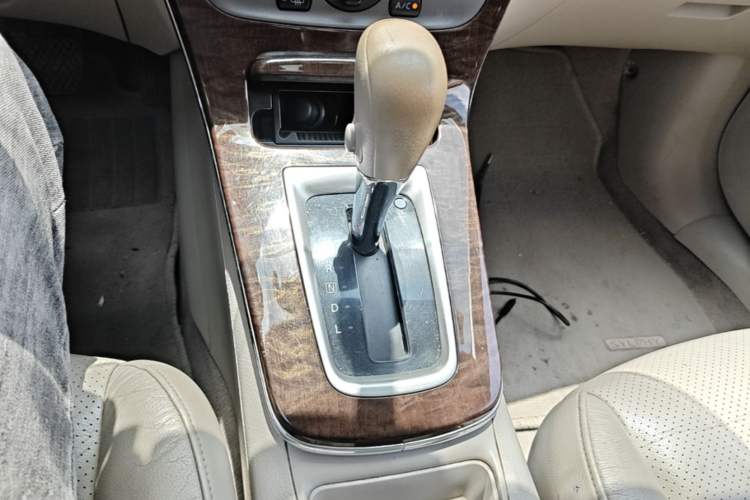 Used Nissan Sylphy 2012 1.6 XL CVT Luxury Edition Gear Lever