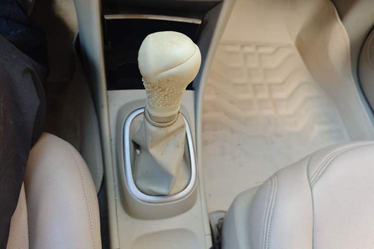 Used Nissan Sylphy 2012 Classic 1.6XE Manual Comfort Edition Gear Lever