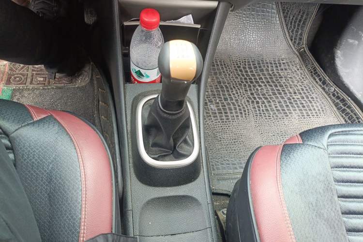 Used Nissan Sylphy 2012 Classic 1.6XE Manual Comfort Edition Gear Lever