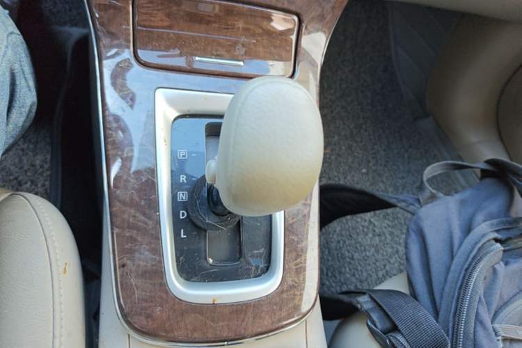 Used Nissan Sylphy 2012 1.6 XL CVT Luxury Edition Gear Lever